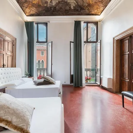 Luxury Palace 3 By Wonderful Italy شقة