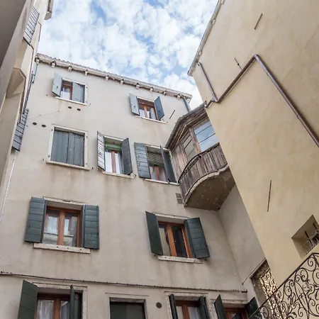 Luxury Palace 3 By Wonderful Italy 아파트 *