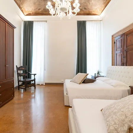 아파트 Luxury Palace 3 By Wonderful Italy